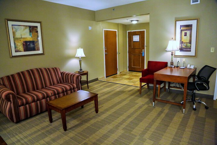 Hampton Inn & Suites McComb