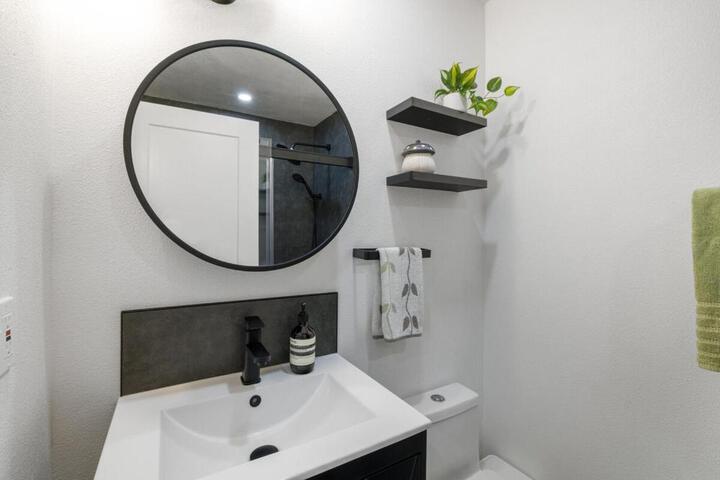 Molivu Homes 3BR - NewRemodel PetFriendly, Yard