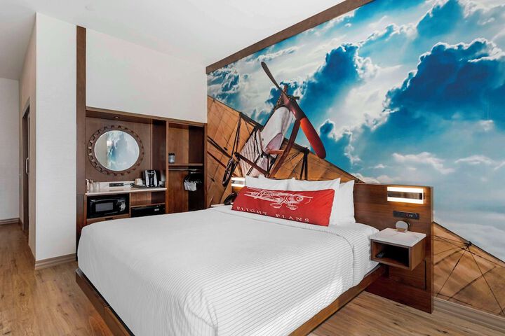 Room 34 of 61