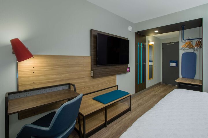 Room 20 of 37