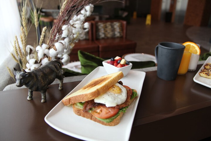 Breakfast/Coffee Service 65 of 72
