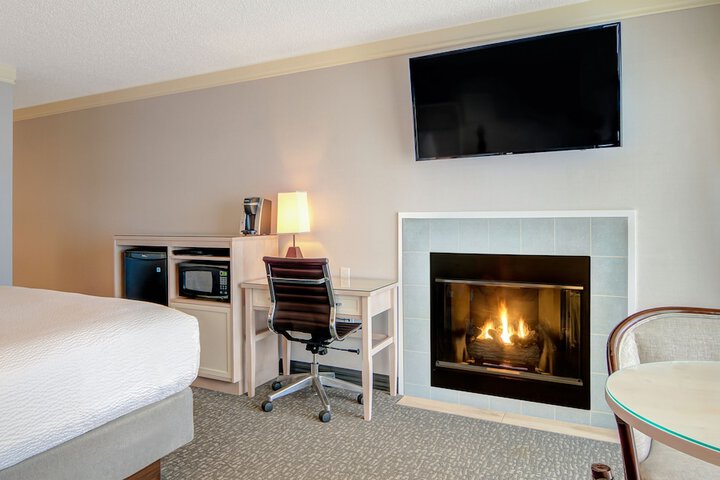 Hallmark Resort - Newport