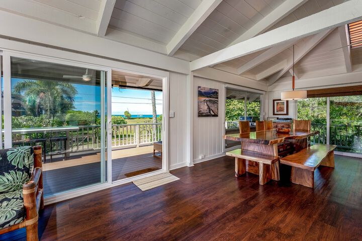 Hale Naninoa 5 Bedroom Home by RedAwning