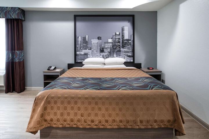 Room 20 of 25