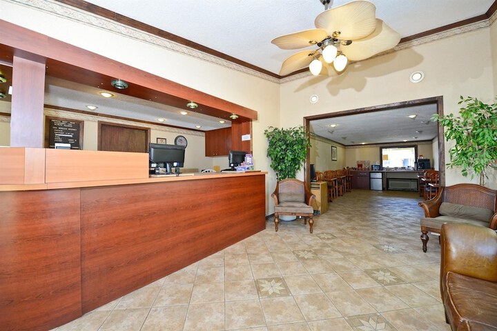Americas Best Value Inn & Suites Warren Detroit