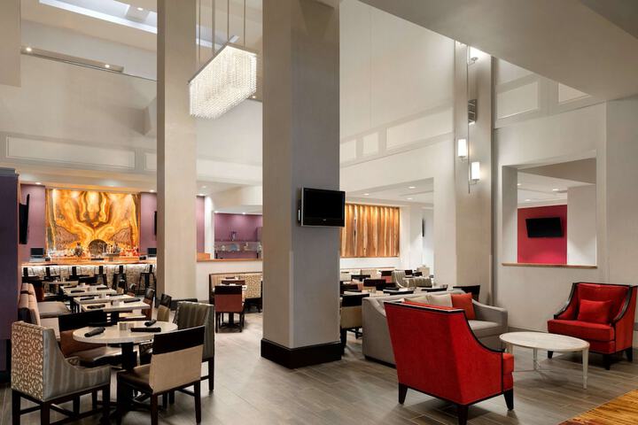 Hilton Fort Wayne at the Grand Wayne Convention Center