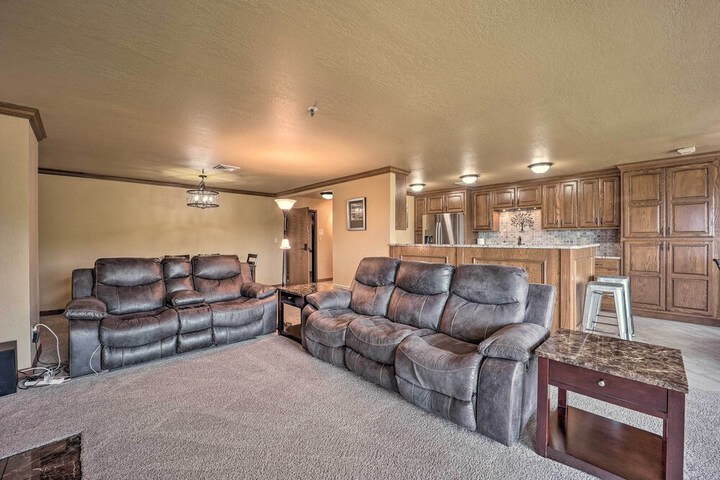 Golf Course & Lake Views: Cozy Afton Condo!