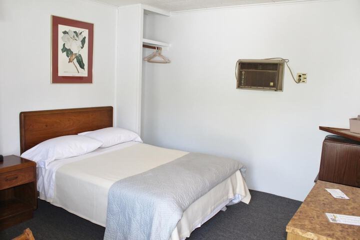 Room 32 of 35
