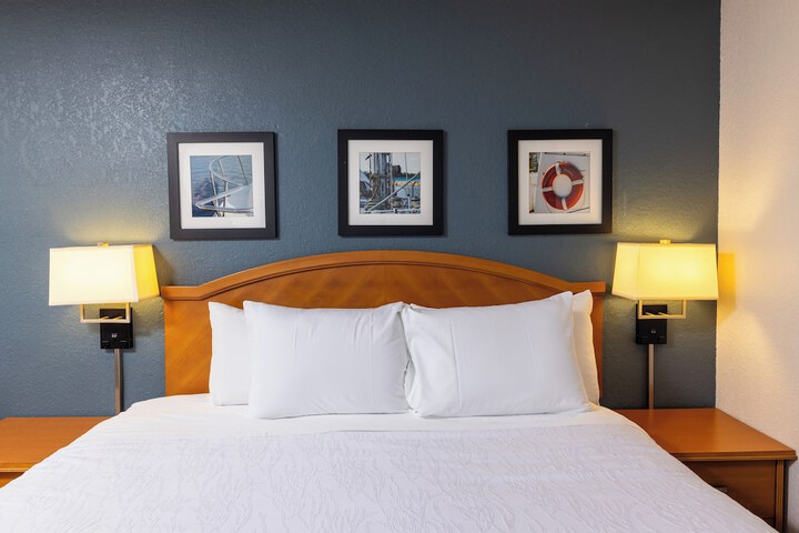 Room 15 of 30