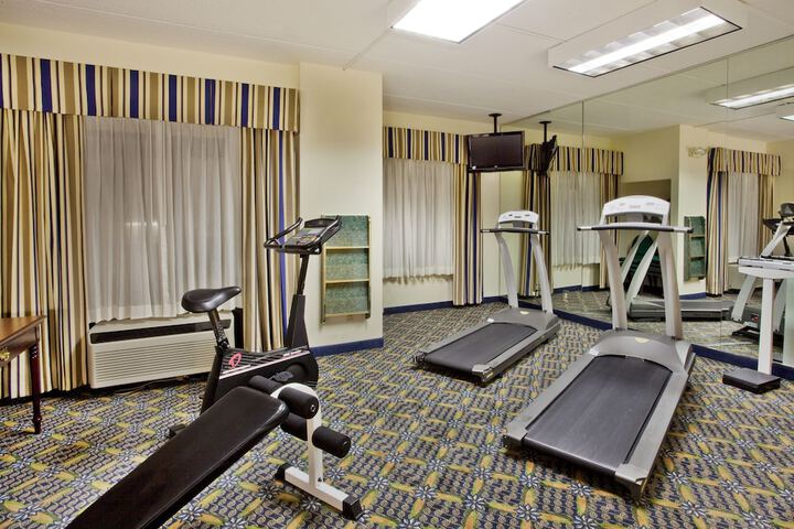 Holiday Inn Express Hotel & Suites by IHG