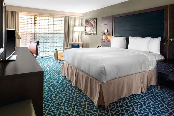 Room 10 of 29