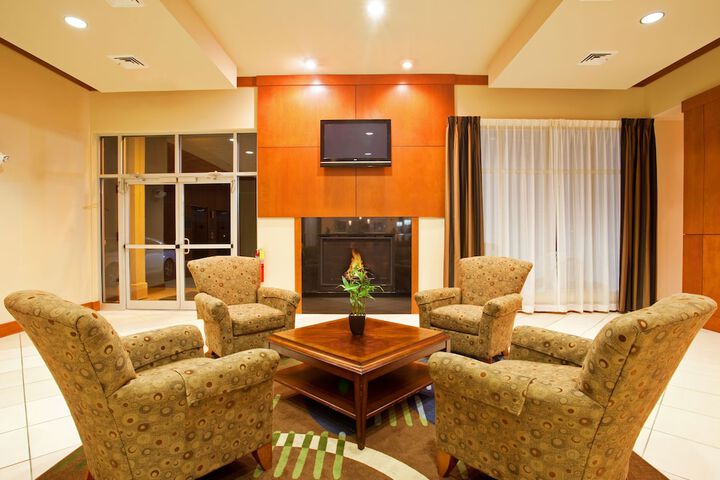 Holiday Inn Aurora North - Naperville by IHG