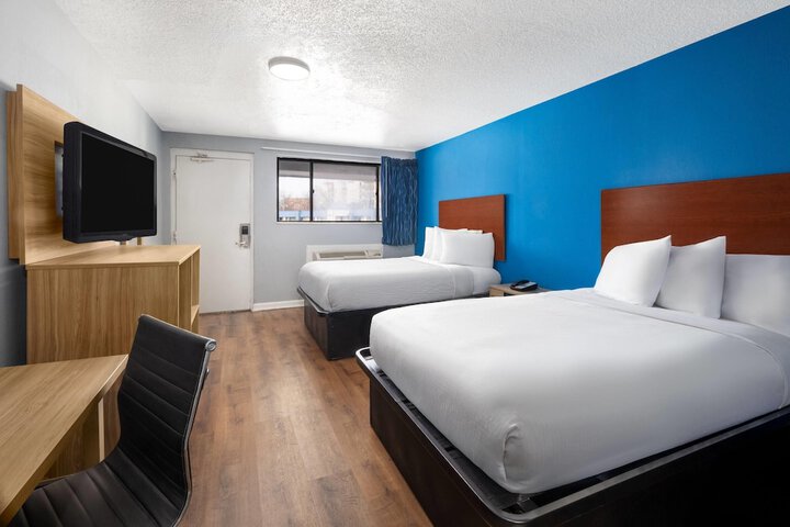 Super 8 by Wyndham Portsmouth - Norfolk