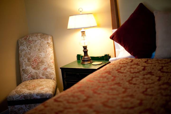 Room 13 of 37