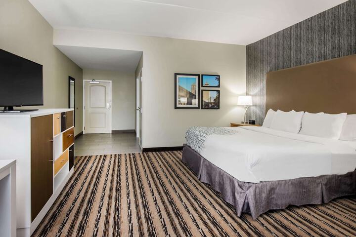 Room 22 of 49
