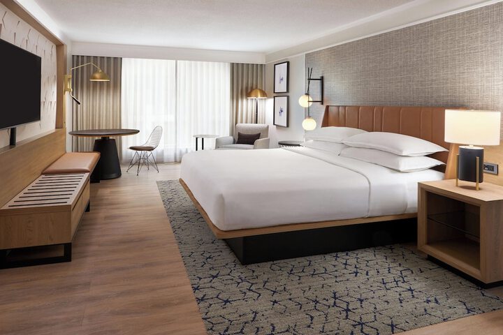 Sheraton Gateway Hotel in Toronto International Airport