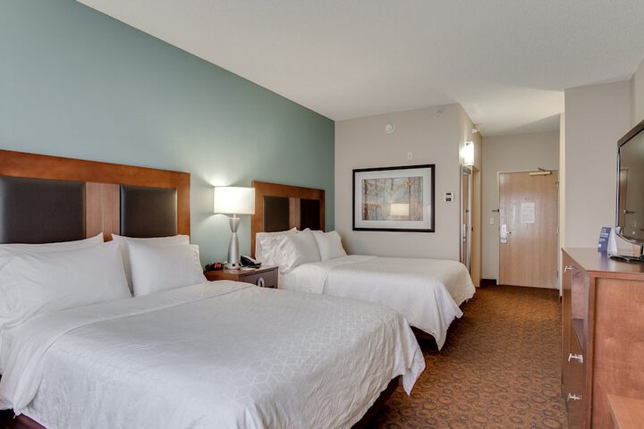 Holiday Inn Express Hotel & Suites St. Cloud by IHG
