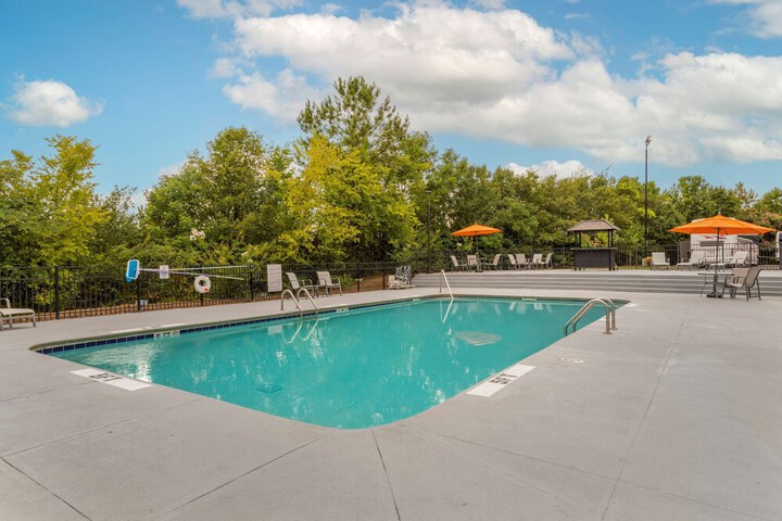 Best Western Plus Cleveland Inn & Suites