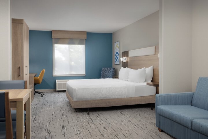 Room 27 of 67