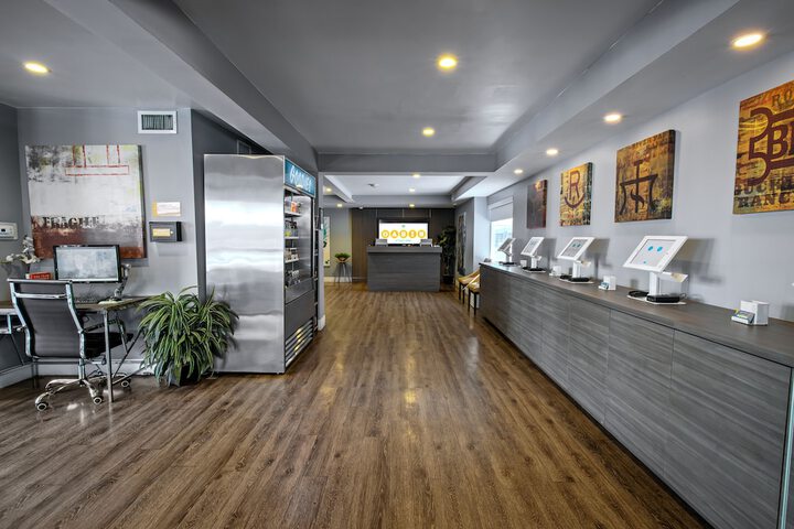Business Center 26 of 34