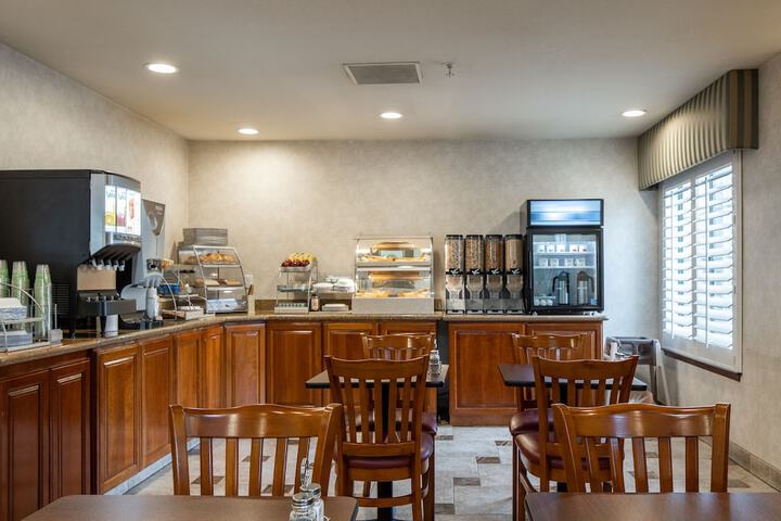 Breakfast/Coffee Service 28 of 35
