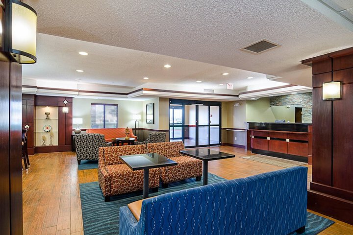 Comfort Inn & Suites Hutchinson