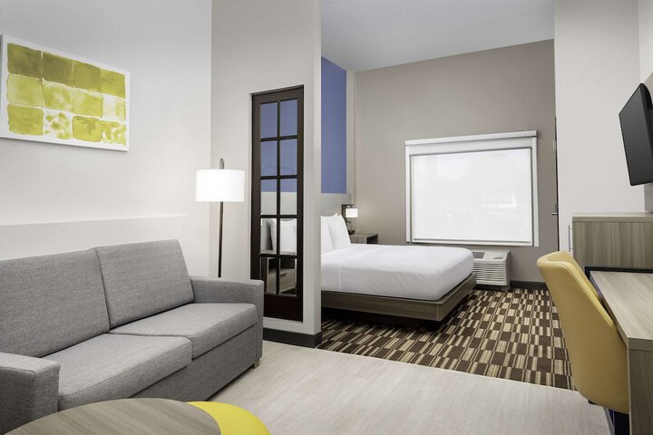 Room 17 of 23