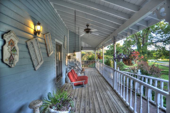 Blue Mountain Mist Country Inn & Spa
