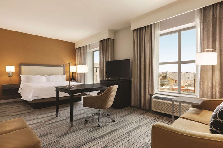 Room 16 of 48
