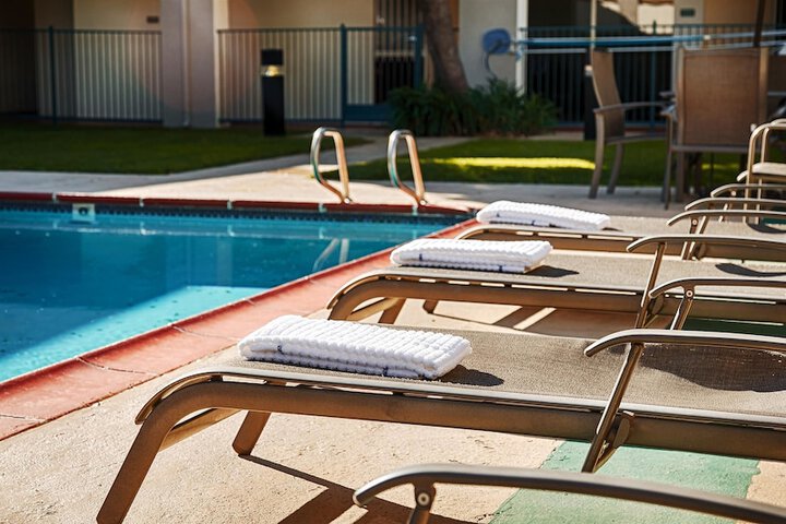 Pool 4 of 14