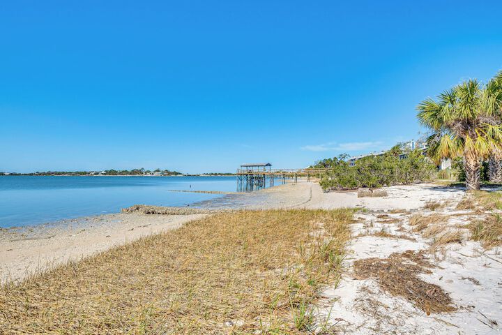 Steps to Beach: Home w / Sunset Views in Cedar Key!