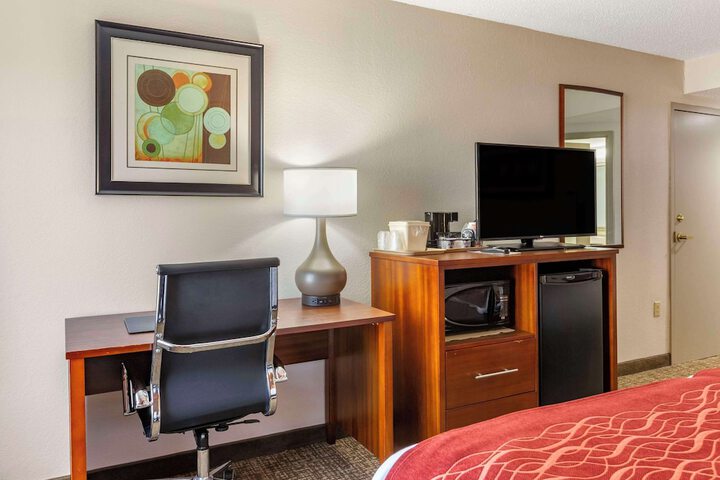 Room 10 of 30