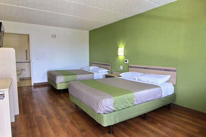 Room 29 of 40