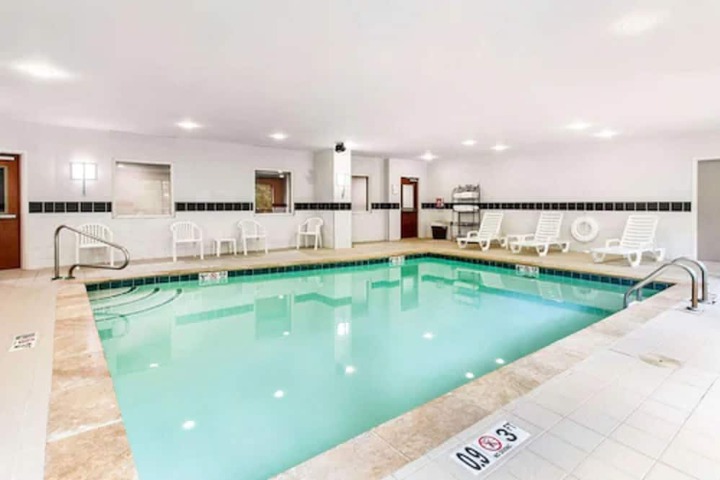 Comfort Suites Manchester near Arnold AFB