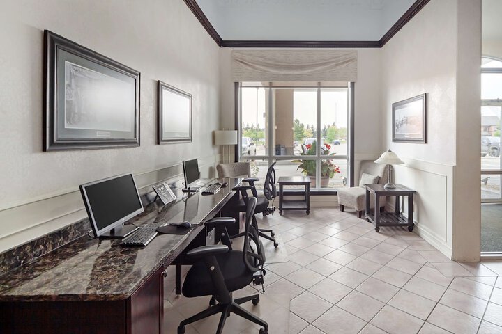 Business Center 39 of 39