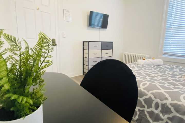 Modern Private Share Bedroom Bus stop to NYC