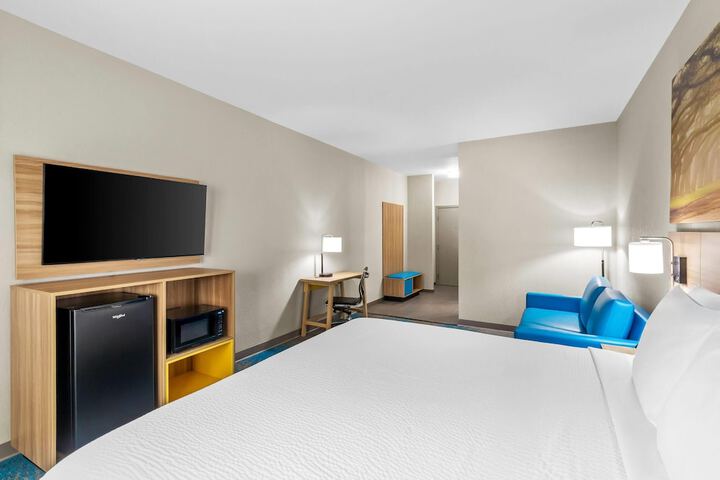Days Inn & Suites by Wyndham Union City