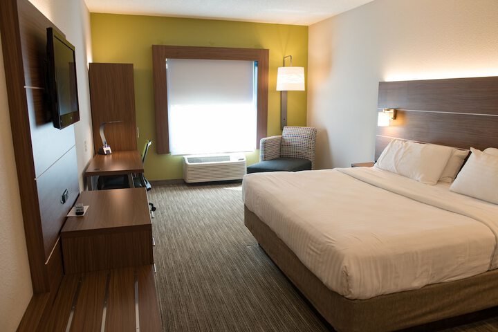 Room 32 of 45