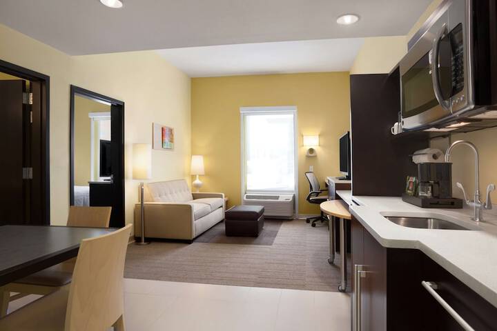 Room 8 of 37