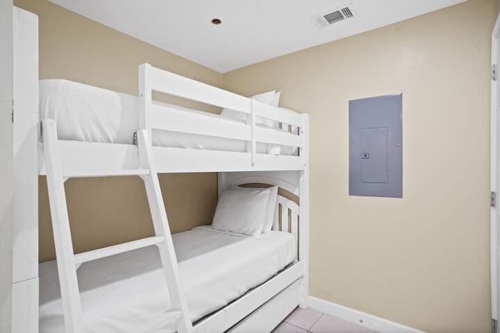 Room 686 of 954