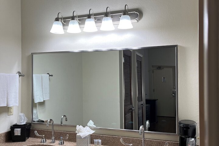 Room 52 of 101