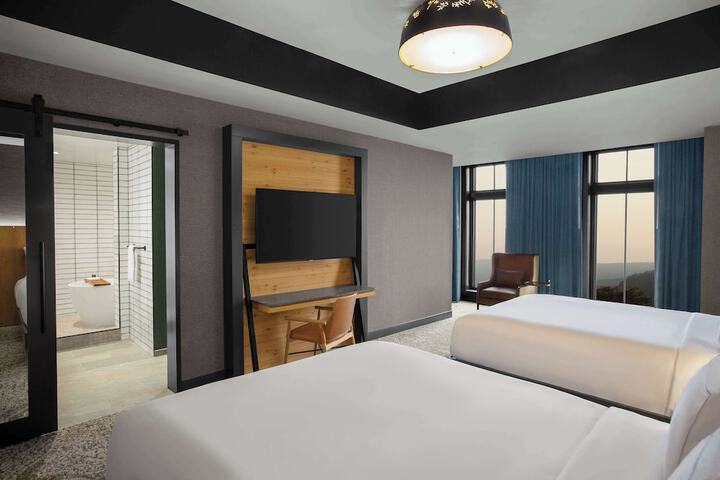 Room 68 of 227