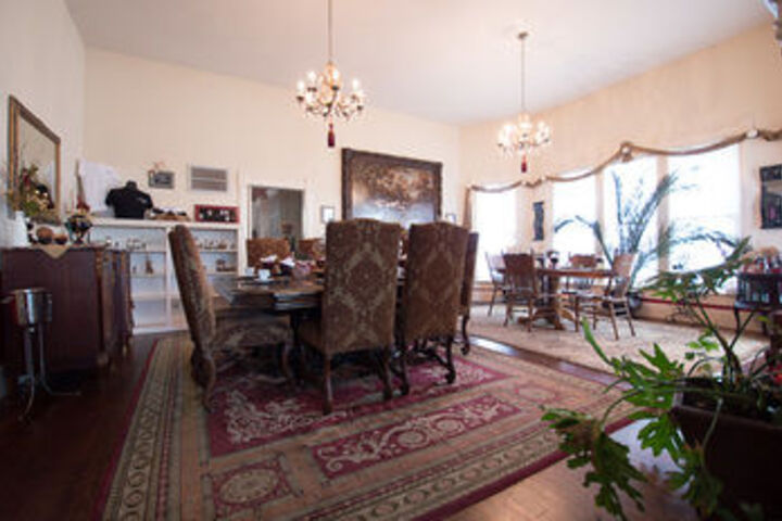 Munzesheimer Manor Bed & Breakfast