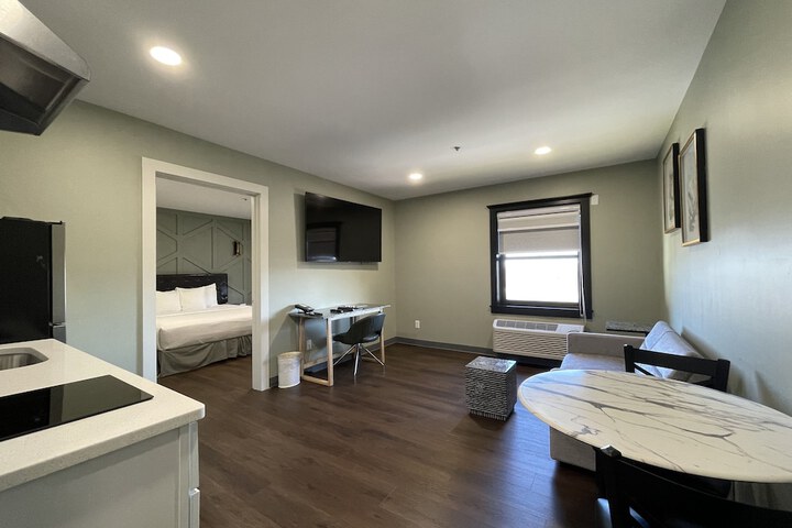 Room 78 of 105