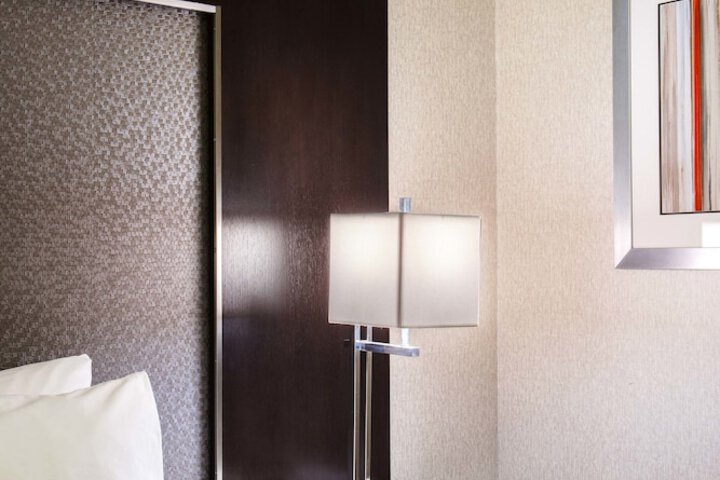 Room 18 of 37