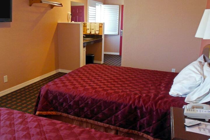 Room 12 of 48