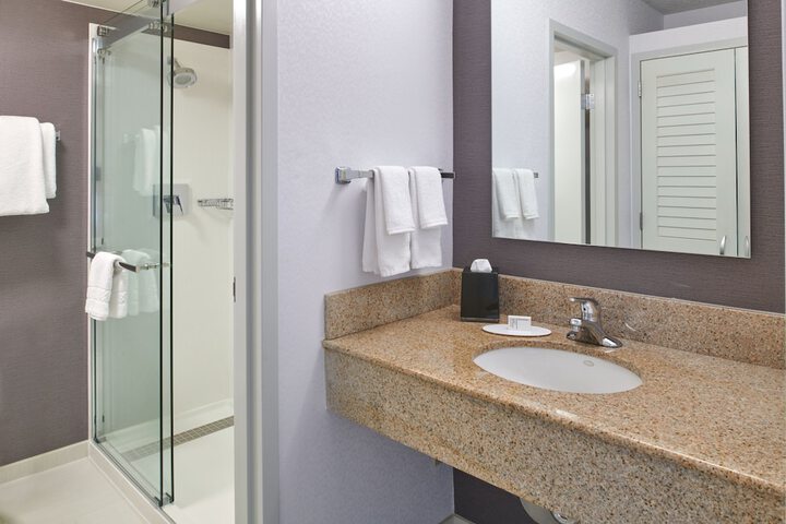 Courtyard by Marriott Detroit Troy