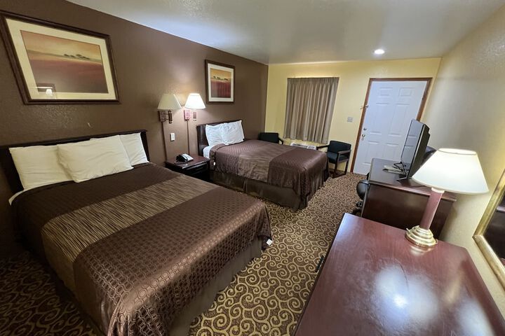 Room 8 of 9