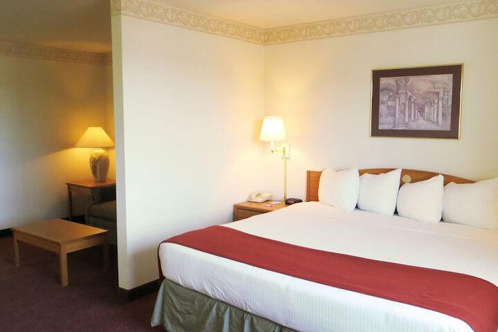 Peppermill Empress Inn