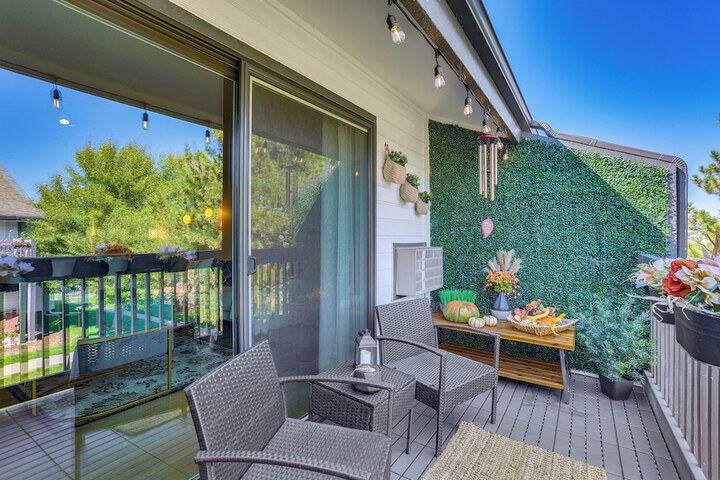 1 Mi to Dtwn: Condo w / Pool Access in Castle Rock